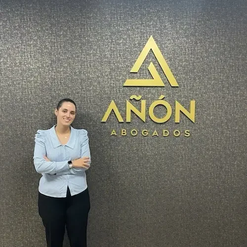 Andrea Castro Abogada