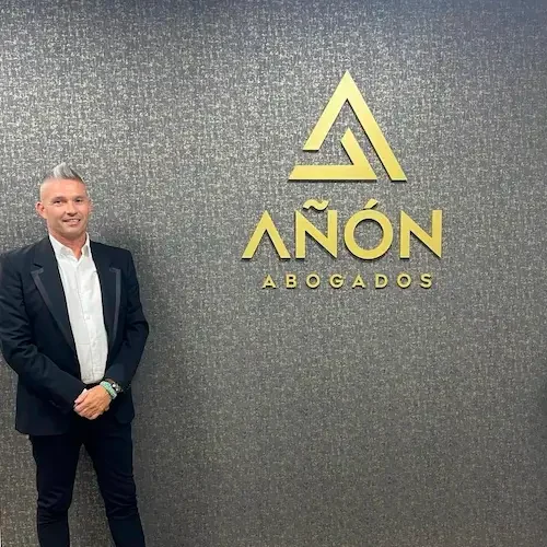 Oscar Magni Detective